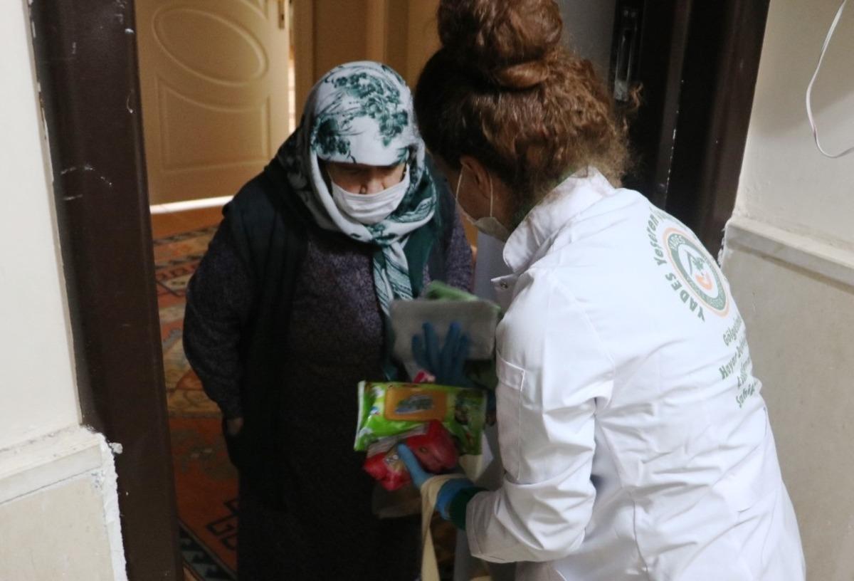 Şanlıurfa&rsquo;da 65 yaş &uuml;st&uuml; vatandaşların ihtiya&ccedil;ları karşılanıyor