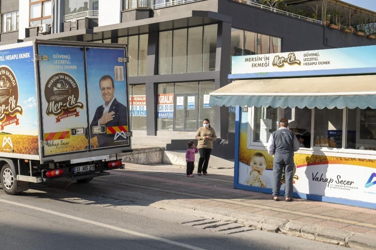 Mersin&rsquo;de vatandaşlar sokağa &ccedil;ıkma yasağında ekmeksiz kalmadı