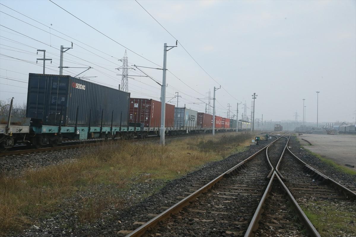 T&uuml;rkiye'den &Ccedil;in'e gidecek ilk blok ihracat treni Kocaeli'ye ulaştı