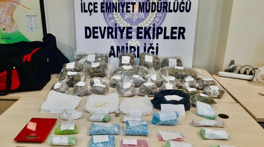 Kavgayı ayırmaya giden polis binlerce uyuşturucu hapla karşılaştı
