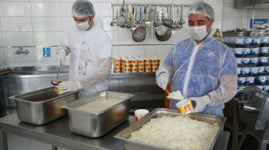 Odunpazarı&rsquo;ndan karantinada olan ailelere g&uuml;nde 2 &ouml;ğ&uuml;n sıcak yemek