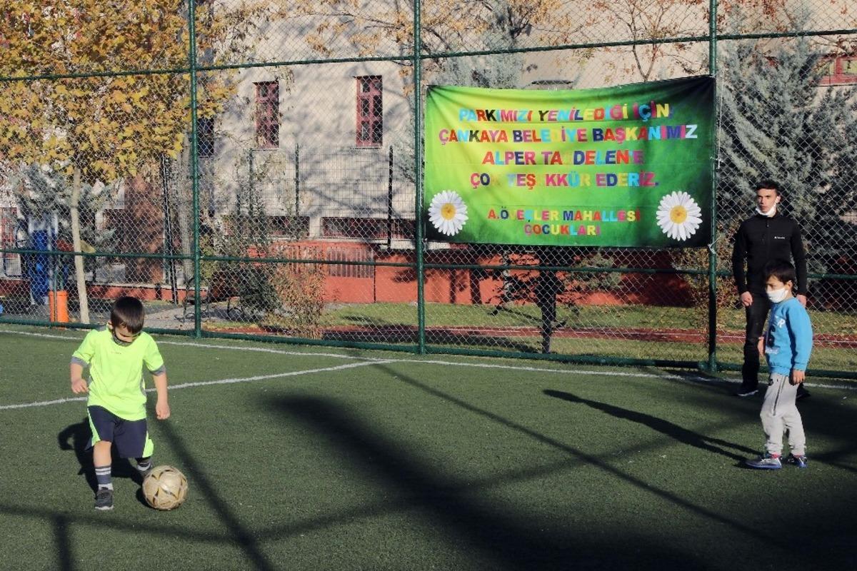 &Ccedil;ankaya Belediyesi pandemi d&ouml;neminde de parkları yenilemeye devam ediyor