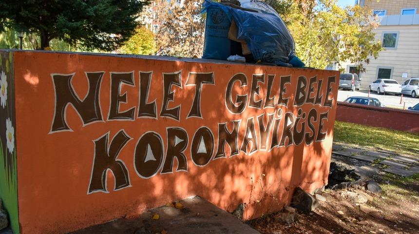 Diyarbakır'da koronavirüse karşı şiveli duvar yazıları dikkati çekiyor