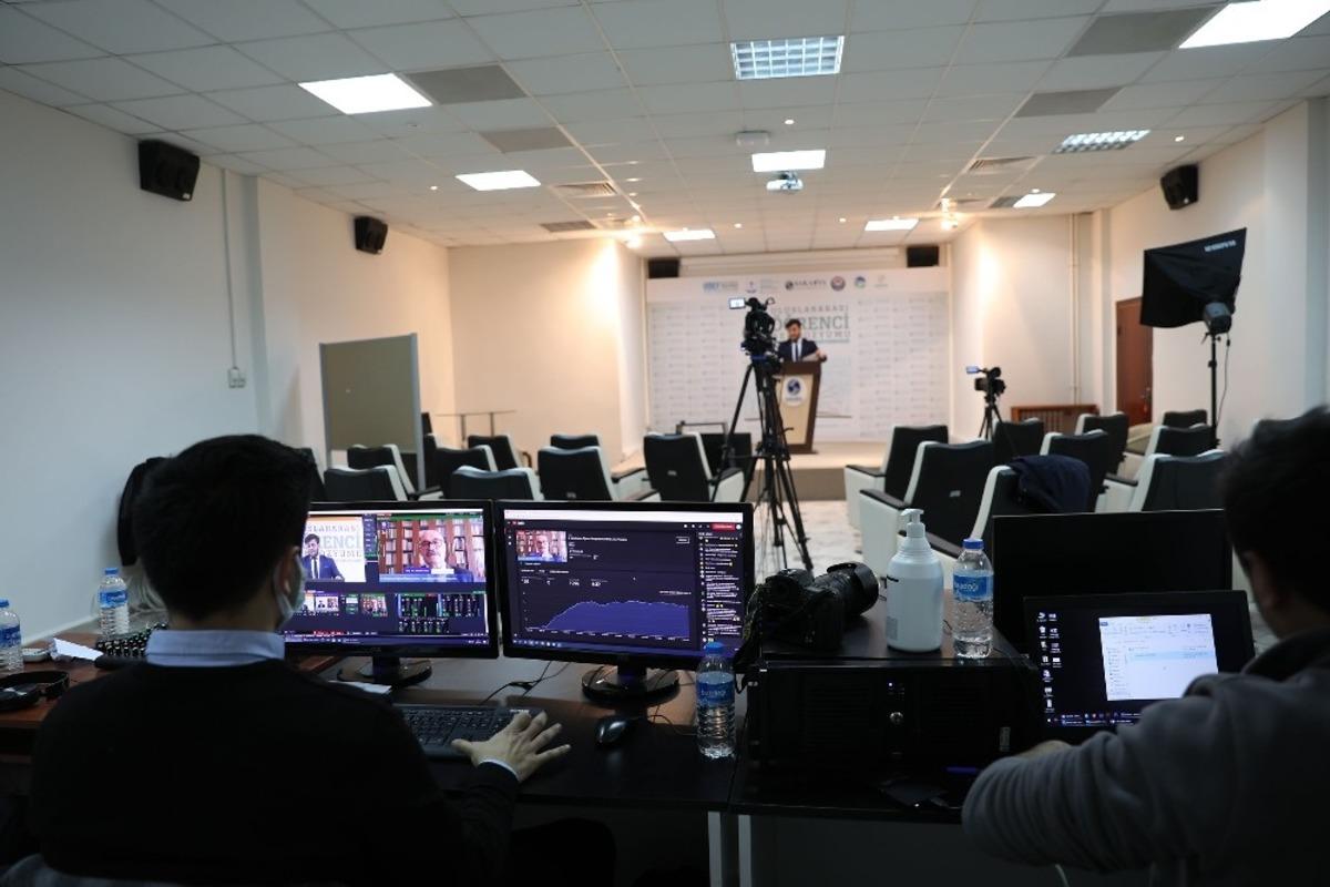 SA&Uuml;&rsquo;de 6&rsquo;ncı Uluslararası &Ouml;ğrenci Sempozyumu başladı