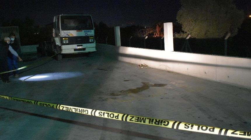 İzmir&rsquo;de iş yerinde ş&uuml;pheli &ouml;l&uuml;m