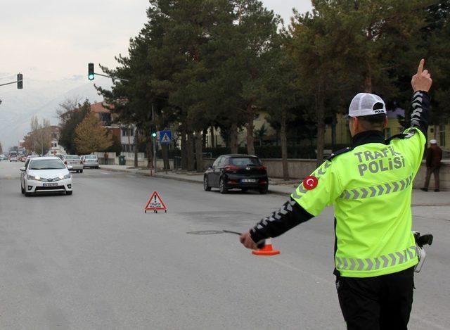 Erzincan’da trafik ekiplerinden kış lastiği denetimi