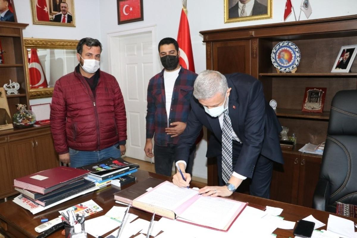 Başkan Bi&ccedil;er: &ldquo;Simav&rsquo;da y&uuml;zme bilmeyen gencimiz kalmayacak&rdquo;