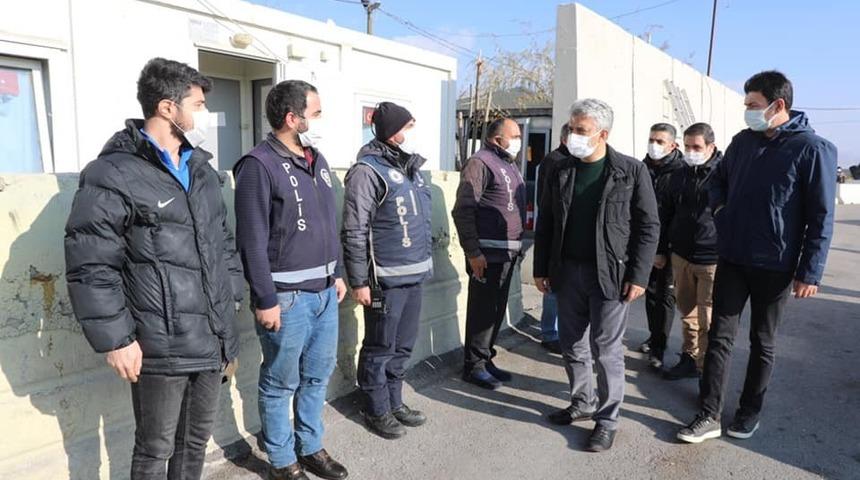 Vali Makas, polis uygulama noktaları ve 112 Çağrı Merkezini ziyaret etti