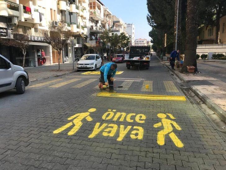 Salihli’de yaya geçitleri ve önce yaya ikonları yenilendi G1