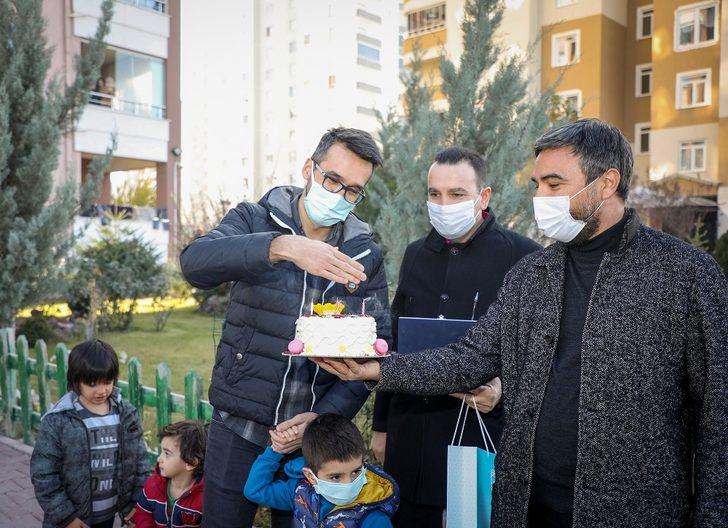 Talas’tan sağlık çalışanlarına şık jest G3