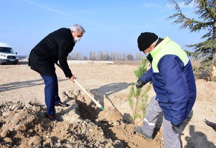 OSB Mesleki ve Teknik Lisesi’nde fidan dikimi gerçekleşti G3