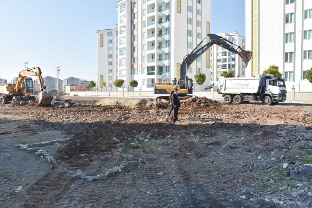 Bağlar&rsquo;da bir yılda 55 bin metrekarelik yeşil alan yapıldı