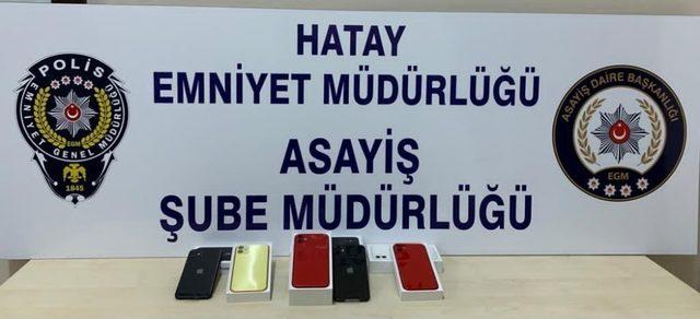 Maket cep telefonlarını gerçekmiş gibi satmışlar