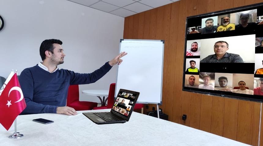 Armada Kayak ve Snowboard Kulübü video konferans yöntemi ile toplantı yaptı