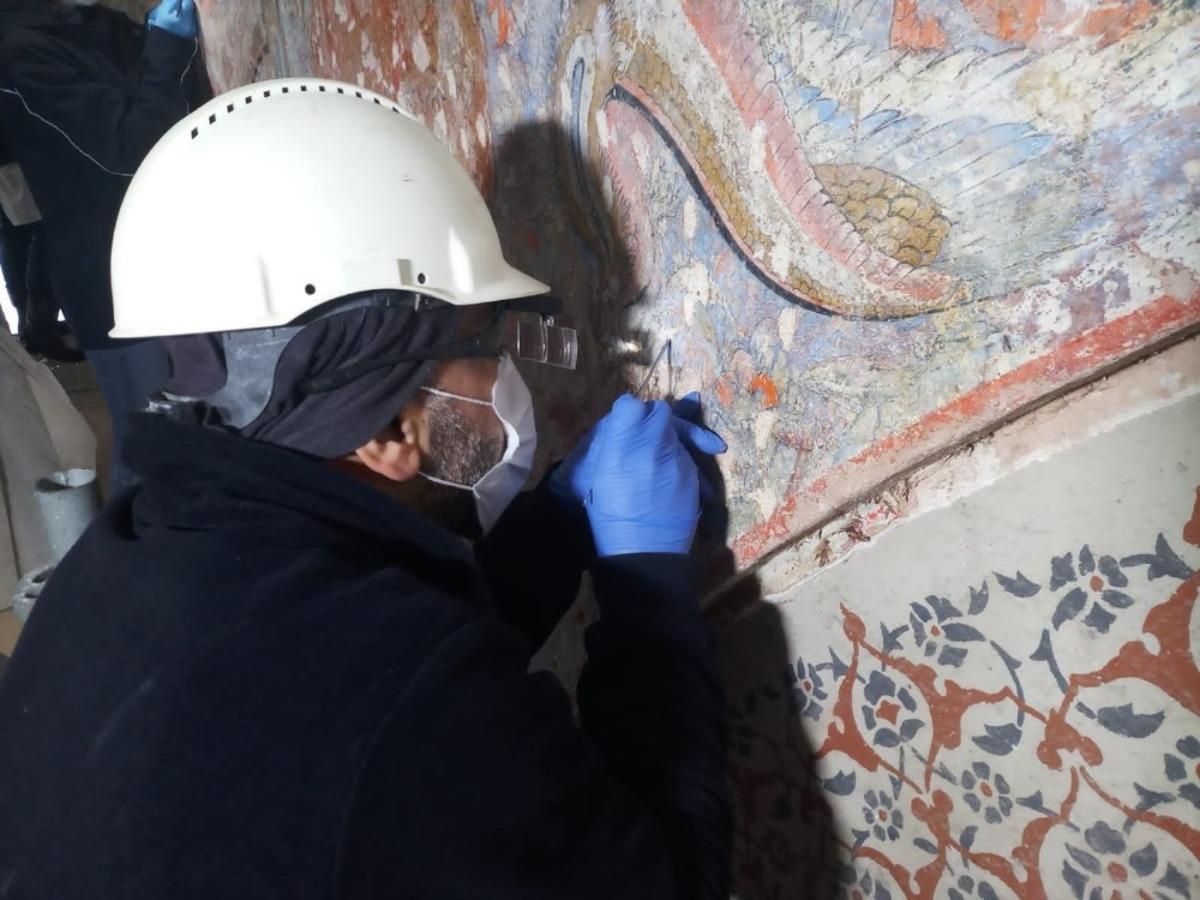 Topkapı Sarayı&rsquo;nda asırlar sonra &rsquo;saz yolu&rsquo; &uuml;slubuna ait bezemeler bulundu