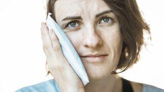 Diş eti şişmesine ne iyi gelir? Diş eti iltihabına iyi gelen doğal yöntemler nelerdir?