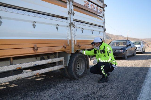 Darende’de kış lastiği denetimine ağırlık