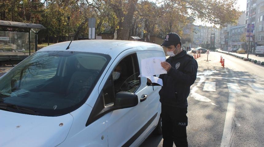 Kırklareli&rsquo;nde sokağa &ccedil;ıkma yasağına uymayan 4 kişiye ceza yazıldı
