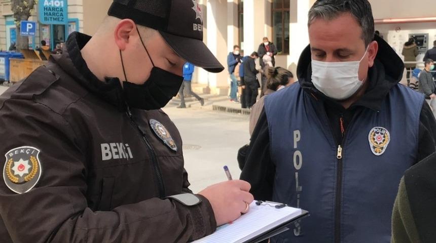 Bilecik&rsquo;te kısıtlamalara uymayan 14 kişiye 44 bin 100 TL para cezası yazıldı