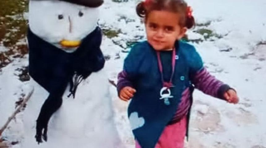 Kahreden olay! Hafriyat yüklü kamyonun çarptığı 2 yaşındaki Bahar hayatını kaybetti