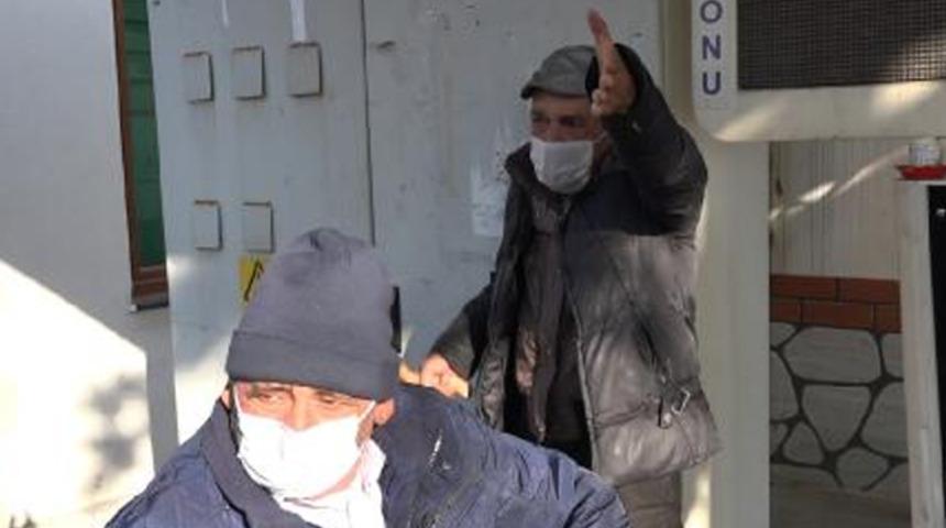 Gazetecilere b&ouml;yle tepki g&ouml;sterdi: Hey siz ne ayaksınız?