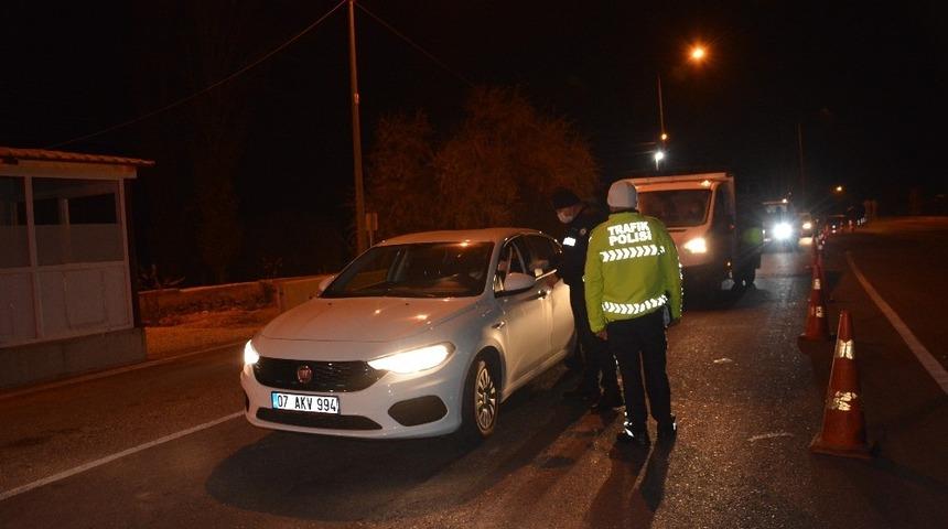 Sokağa &ccedil;ıkma kısıtlamasına uymayan 152 kişiye 136 bin 800 TL cezai işlem uygulandı