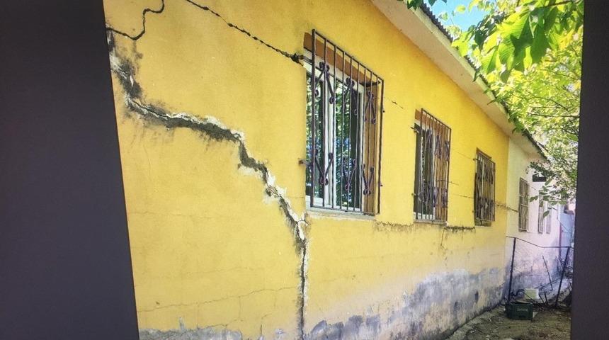 Tunceli Valiliği:"Ağır hasarlı yapıların yıkımına başlanacak&rdquo;