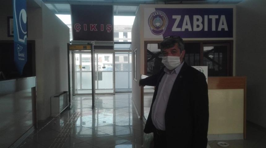 Boz&uuml;y&uuml;k Şehirler Arası Otob&uuml;s Terminalinde sonradan a&ccedil;ılan kapıya tepki