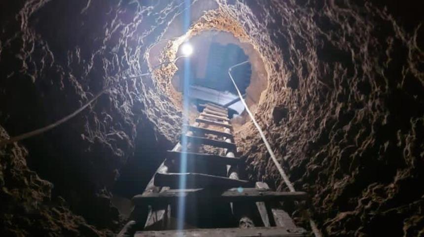 G&uuml;m&uuml;şhane'de film sahnesi ger&ccedil;ek oldu! Evin altında 12 metre t&uuml;nel kazıp, define ararken yakalandılar