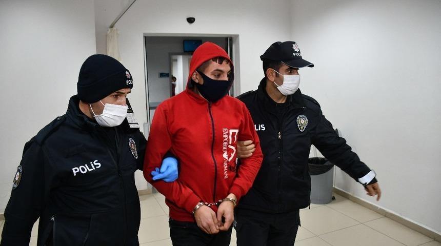 Eski eşinin yaşadığı evin kapısını kırarak dehşet sa&ccedil;mıştı! Tutuklandı