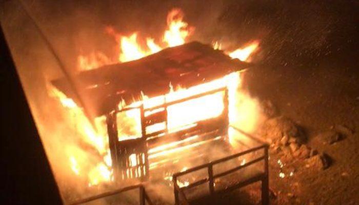 Trabzon'da korkutan yangın! Balıkçı barınağı alev topuna döndü
