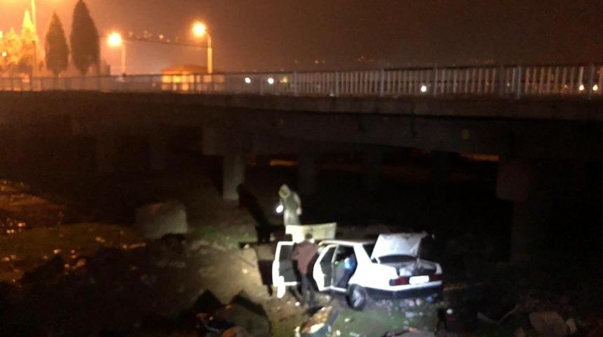 Dur ikazına uymadı k&ouml;pr&uuml;den aşağı u&ccedil;tu