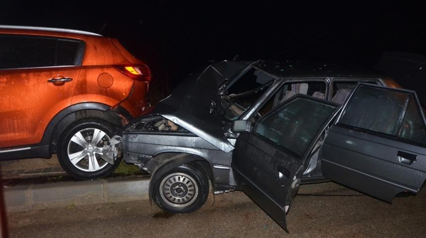 Tekirdağ'da gece yarısı feci kaza: 1&rsquo;i ağır 3 yaralı
