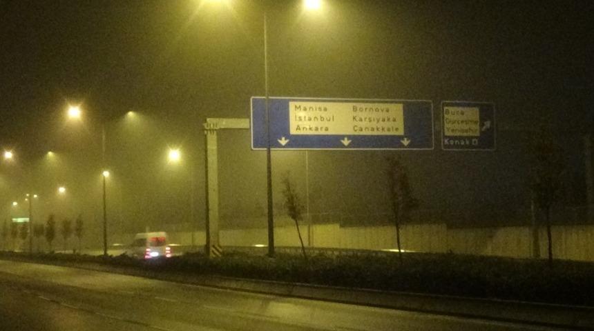 İzmir&rsquo;de sisli hava etkili oldu