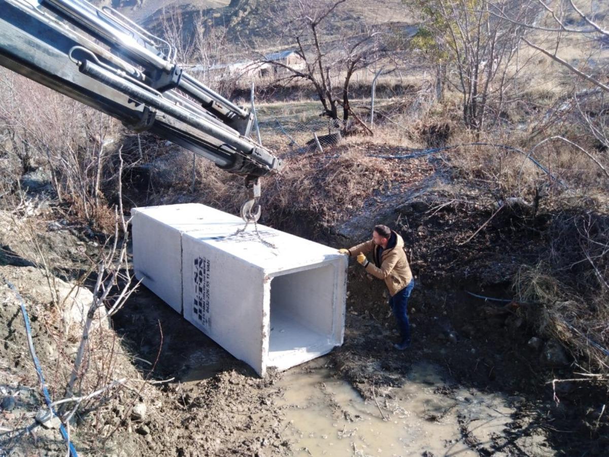 Otluca k&ouml;y&uuml;nde hummalı &ccedil;alışma