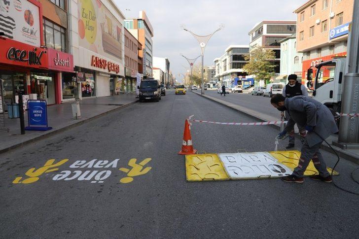 Erzincan’da deforme olan yaya çizgileri boyanarak yenilendi G3