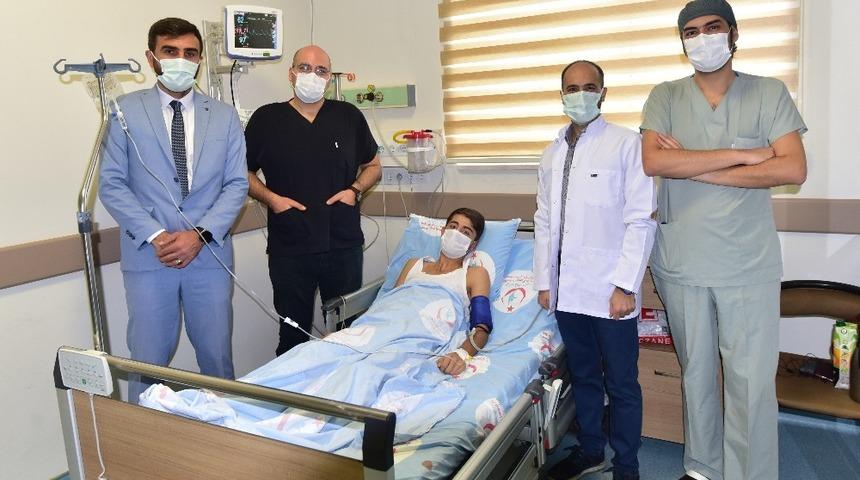 Ahlat’ta ilk defa kapalı karaciğer kist hidatik ameliyatı yapıldı