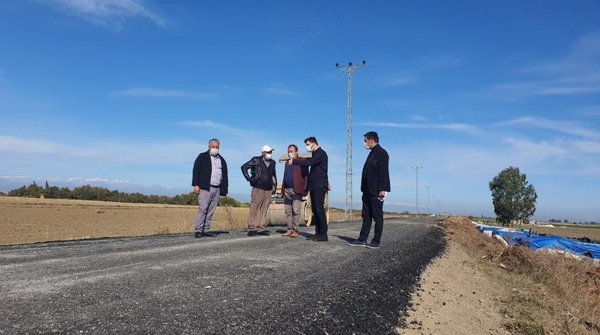 4 mahalleyi bağlayan grup yolunda asfalt &ccedil;alışması yapıldı