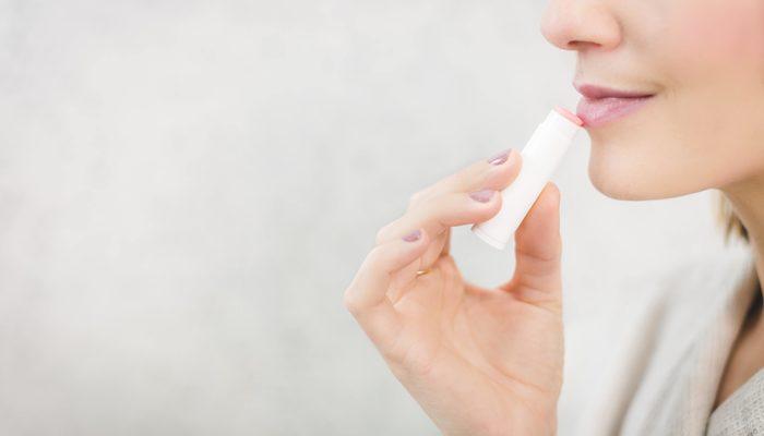 Dudak çatlaması nasıl geçer? Dudak çatlaması tedavisi Dudak çatlağı