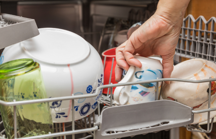 Bulaşık makinesi ile ilgili en acil 4 soru cevaplandı! Makinenin kapağını hemen a&ccedil;ın