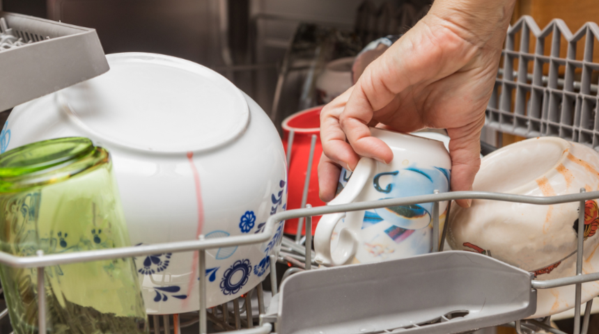 Bulaşık makinesi ile ilgili en acil 4 soru cevaplandı! Makinenin kapağını hemen a&ccedil;ın