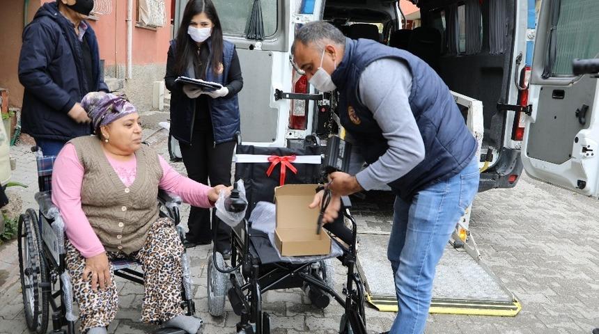 Y&uuml;reğir Belediyesinden engellilere ak&uuml;l&uuml; sandalye