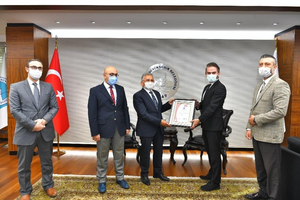 Pandemide d&uuml;nya &ccedil;apında g&uuml;venli kayak merkezi Erciyes