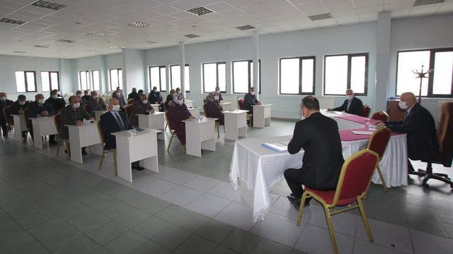 Başkan Pekmezci, birim müdürleriyle değerlendirme toplantısı gerçekleştirdi