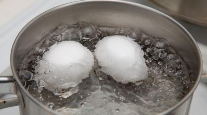 Vitamini Suyunda: Haşladığınız Yumurtanın Suyunu Sakın D&ouml;kmeyin! 