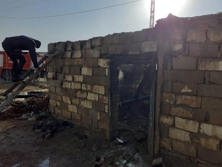 Gürpınar’da tandır evi yangını G2