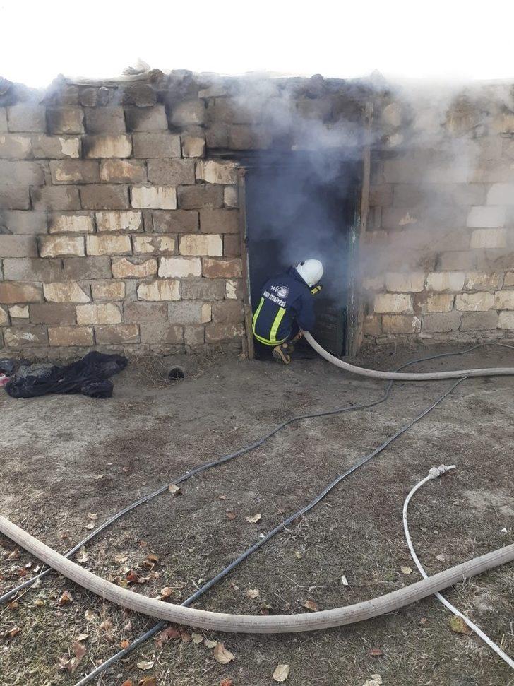 Gürpınar’da tandır evi yangını G5