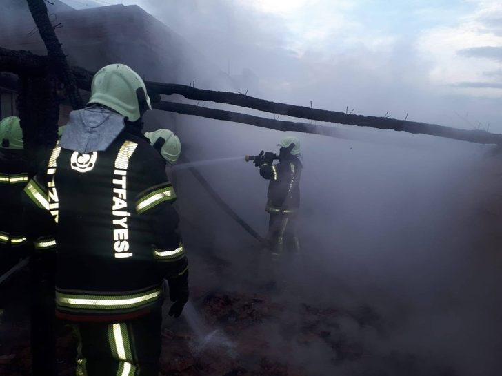 Tek katlı ev alevlere teslim oldu G3