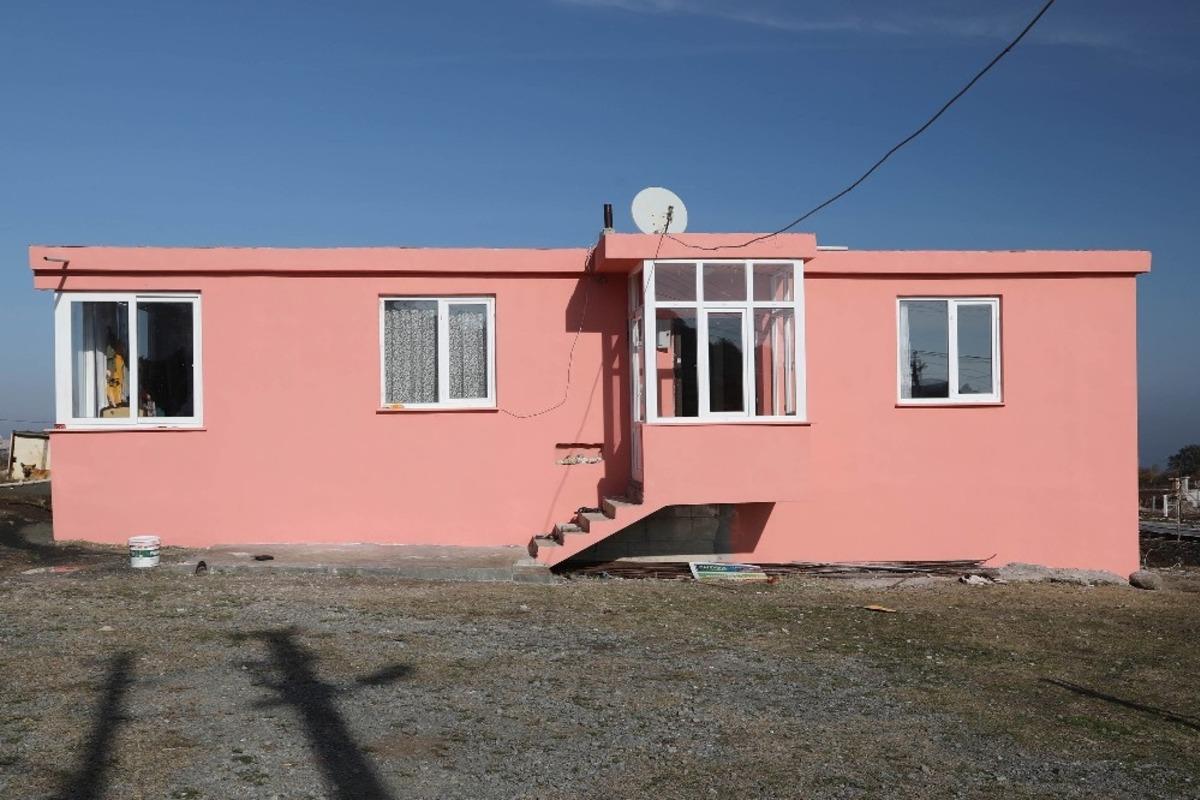 Başkan Deveci sosyal medyada g&ouml;rd&uuml;ğ&uuml; ihtiya&ccedil; sahibi aileye yardım eli uzattı