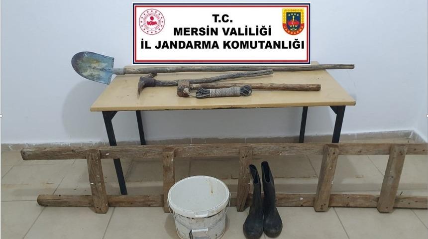 Sit alanında kazı yapan 2 kişi su&ccedil;&uuml;st&uuml; yakalandı